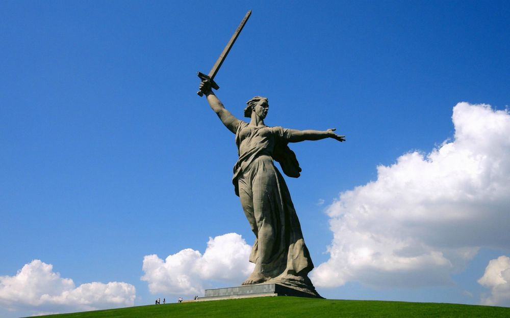 Обои для рабочего стола Монумент Родина Мать в Волгограде
