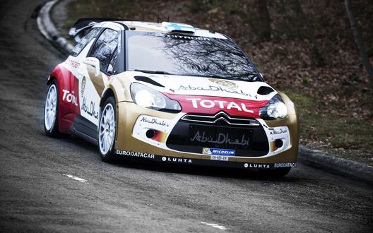Обои на рабочий стол Авто Citroen-ds3-rally-wrc-ralli-на асфальте