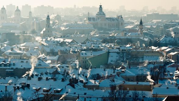 Обои на рабочий стол Панорама зимнего Вильнюса. Литва