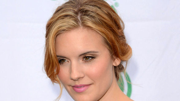 Обои на рабочий стол Очаровательная блондинка Мэгги Грейс / Maggie Grace/ — американская актриса