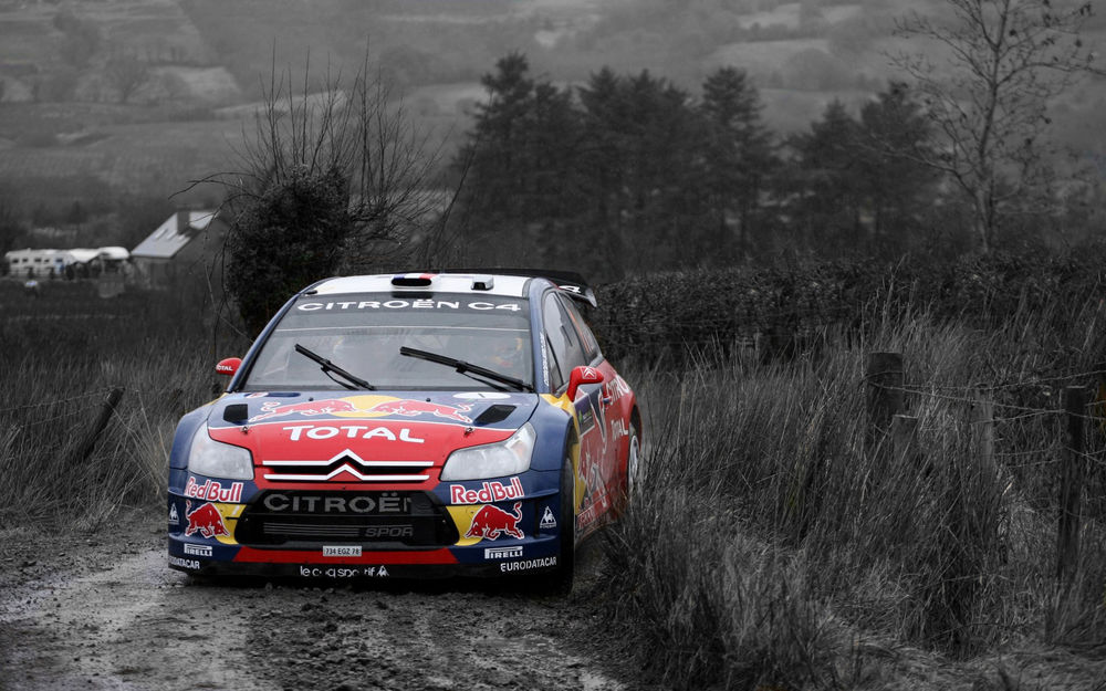 Обои для рабочего стола Авто Citroen-ds3-rally-wrc едет по трассе