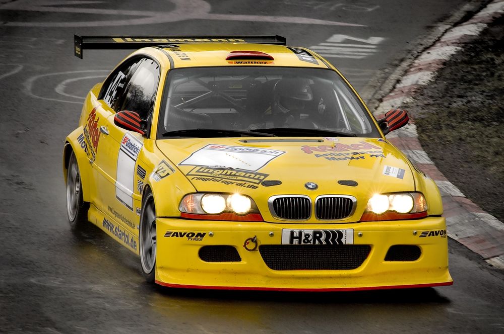 Обои для рабочего стола Авто Lingmann Motorsport BMW M3 на гоночной трассе