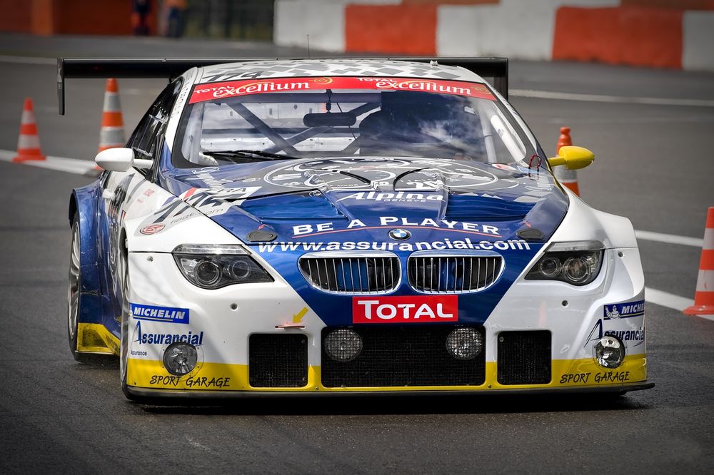 Обои для рабочего стола Авто Sport Garage B6 GT3 на треке