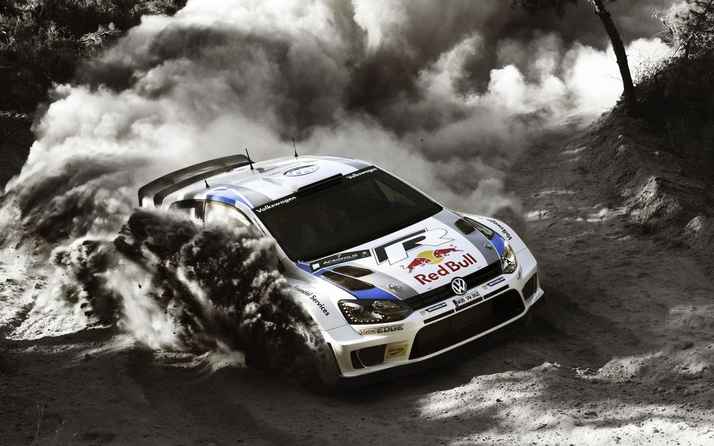 Обои для рабочего стола Авто Volkswagen polo wrc на раллийной трассе