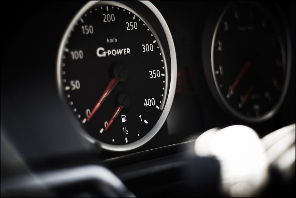 Обои для рабочего стола Спидометр BMW M5 V10 GPower