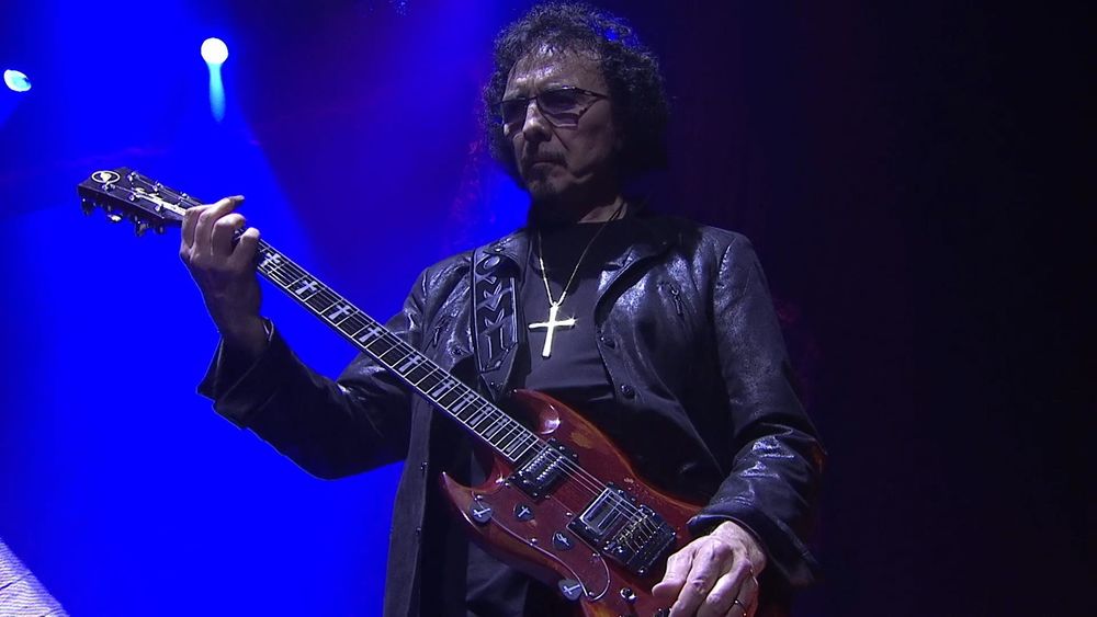 Обои для рабочего стола Tony Iommi гитарист группы Black Sabbath