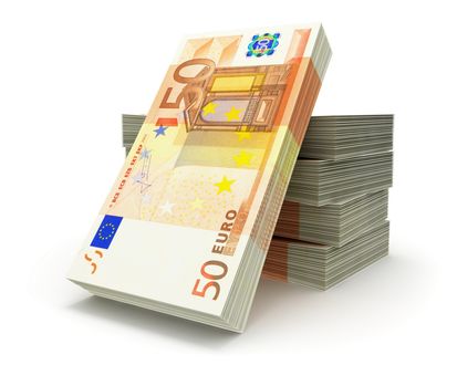 Обои на рабочий стол Пачки евро купюр