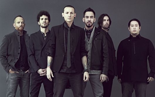 Обои на рабочий стол Linkin Park, мужчины изображены группой на сером фоне