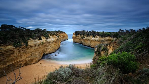 Обои на рабочий стол Скрытная морская бухта-ущелье Лох Ард / Loch Ard Gorge в Тихом океане