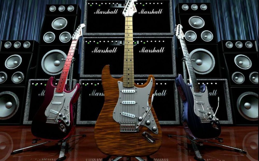 Обои для рабочего стола На фоне акустических систем Marshall, на полу, стоят 3 гитары, за системой висят голубые шторы