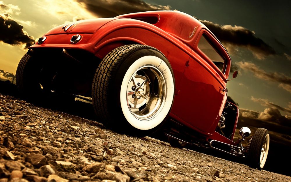 Обои для рабочего стола Ford hot-rod retro 1932 года на щебнистой дороге на фоне неба