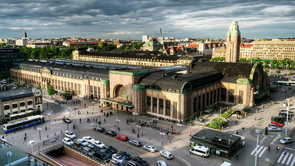 Обои на рабочий стол Оживленная улица города