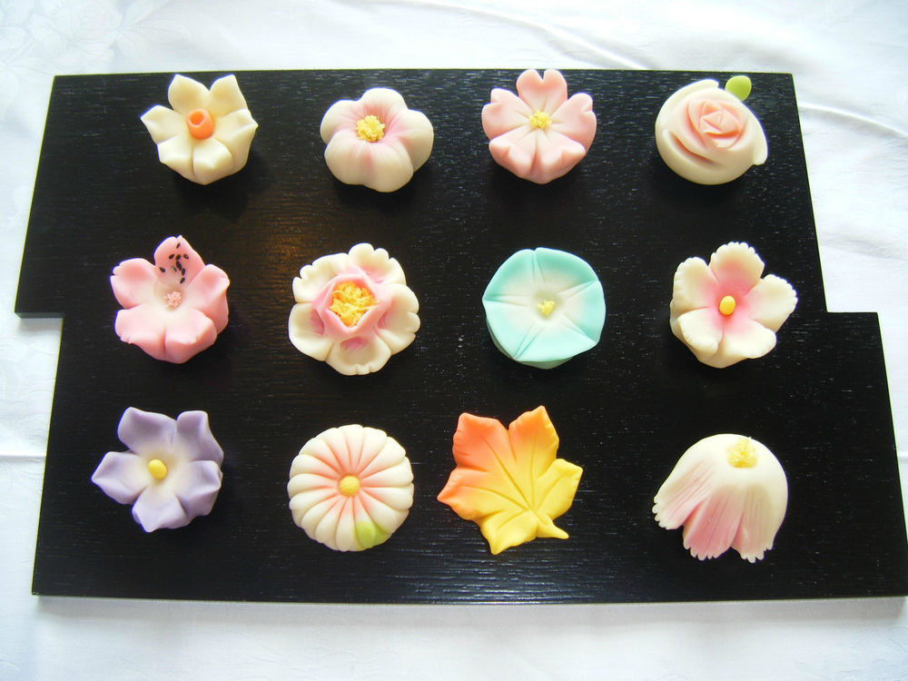 Обои для рабочего стола Wagashi / вагаси, традиционные японские сладости на подносе