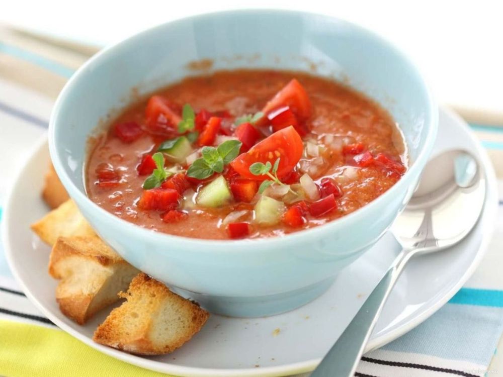 Обои для рабочего стола Пиала с супом и сухариками