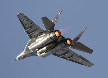 Обои на рабочий стол Самолет, многоцелевой истребитель Mig-29a в полете