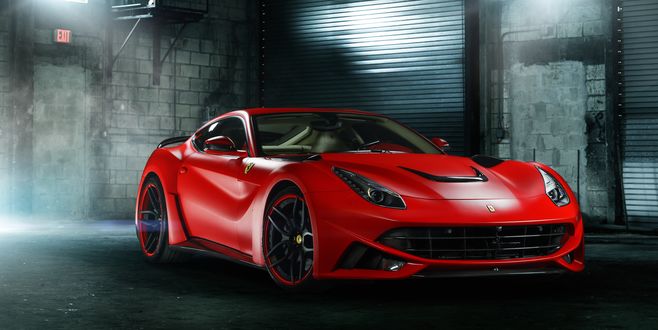 Обои на рабочий стол Авто, Красный Ferrari стоит у гаража