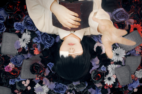 Обои на рабочий стол Косплей Ken Kaneki / Кен Канеки из аниме Tokyo Ghoul / Токийский Гуль