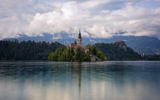 Обои на рабочий стол Slovenia / Словения, Блед, церковь расположенная на островке