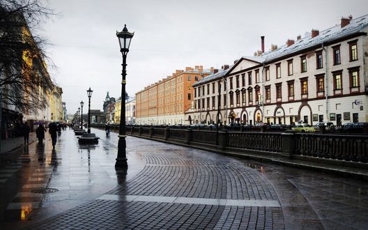 Обои на рабочий стол Улица города после дождя