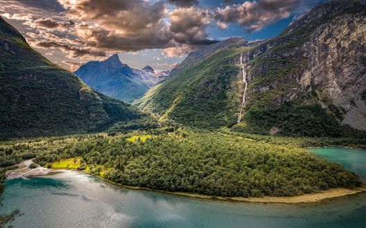 Обои на рабочий стол Vikane / Викaн, Sogn og Fjordane / Согн-ог-Фьюране, Norway / Норвегия, панорама зеленой долины