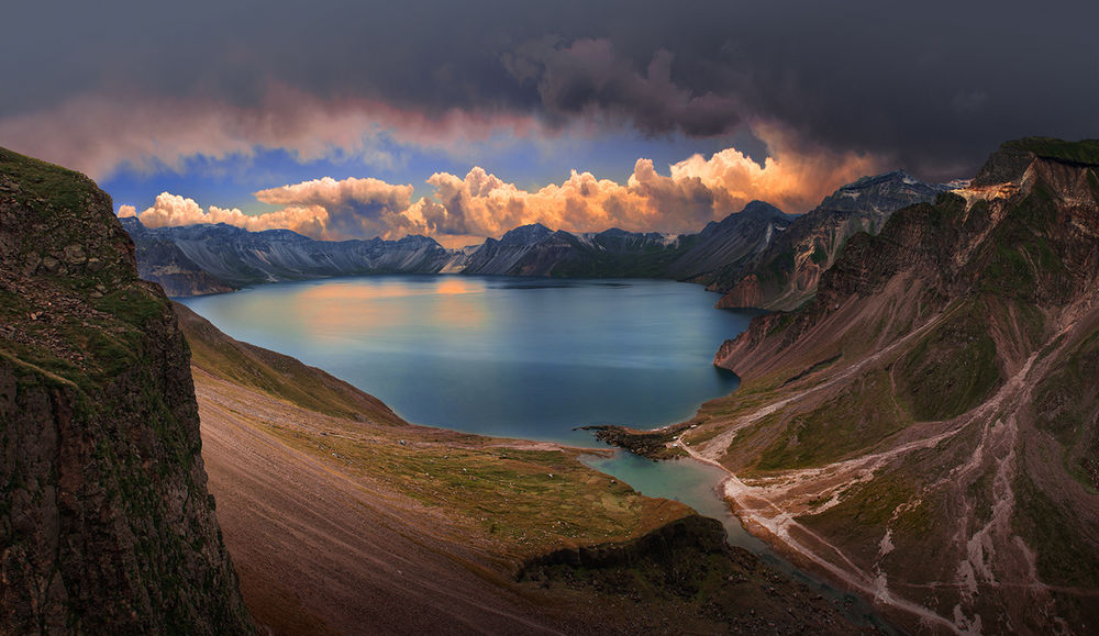 Обои для рабочего стола The north slope of changbai mountain / Северный склон горы Чанбайшань, ву Shanye wuyu