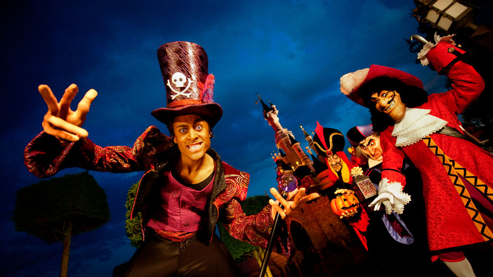 Обои для рабочего стола Пираты празднуют Хеллоуин в Диснейленде