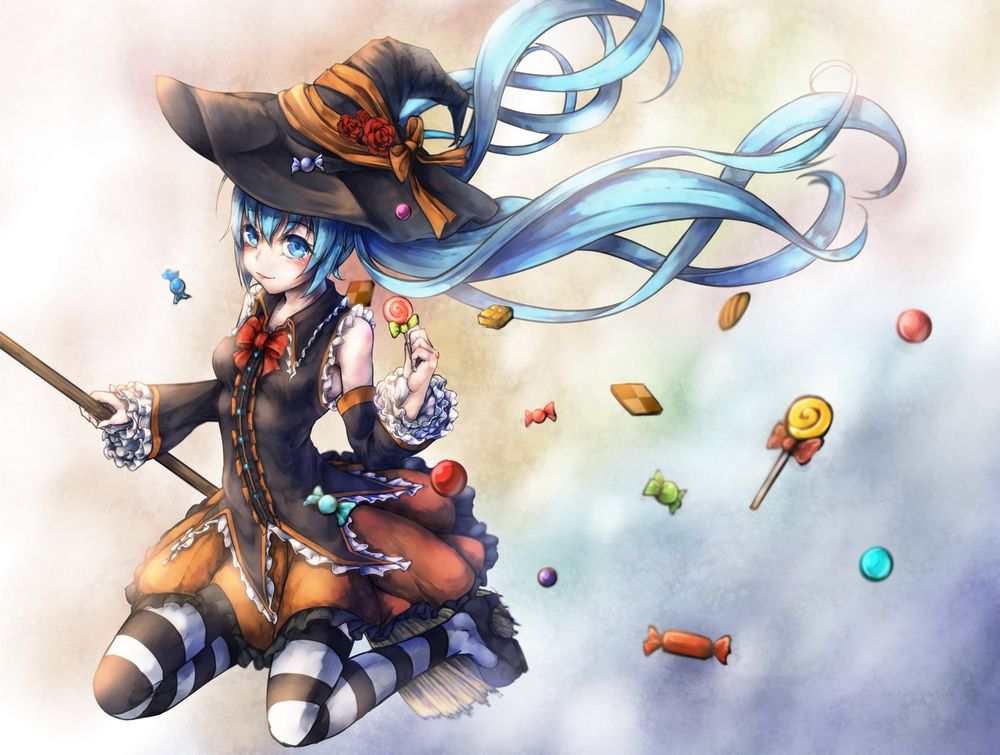 Обои для рабочего стола Vocaloid Hatsune Miku / Вокалоид Хацунэ Мику в костюме ведьмы, со сладостями, в тумане, летит на метле на Хэллоуин / Halloween