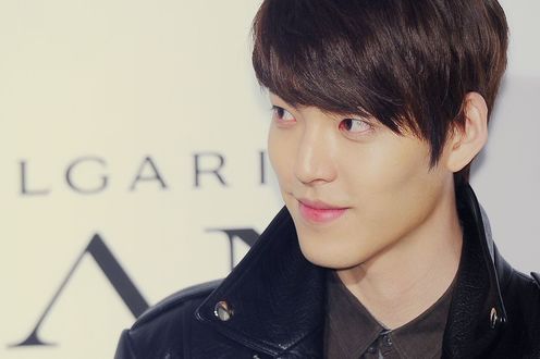 Обои на рабочий стол Южно-корейский актер и модель Ким У Бин / Kim Woo Bin