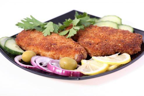 Обои на рабочий стол Тарелка с котлетками и овощами