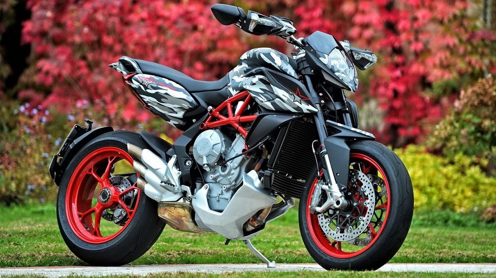 Обои для рабочего стола Мотоцикл MV Agusta Rivale 800 Urban Camo