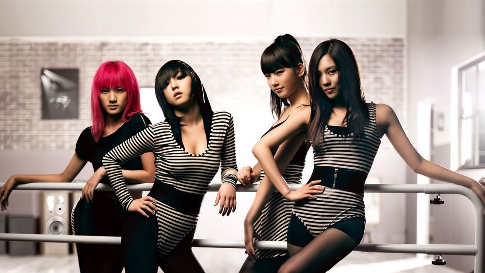 Обои для рабочего стола Группа Miss-a, Fei, Jia, Min и Suzy, k-pop, азиатки позируют в полосатых комбидрессах, Южная Корея