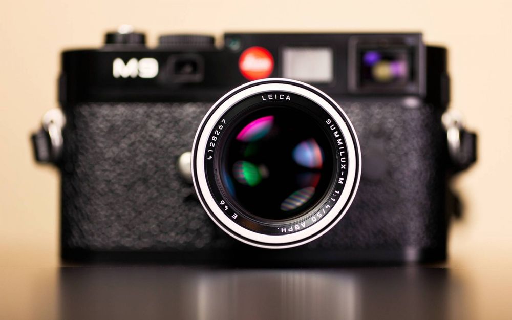Обои для рабочего стола Объектив фотоаппарата Leica M9 крупным планом