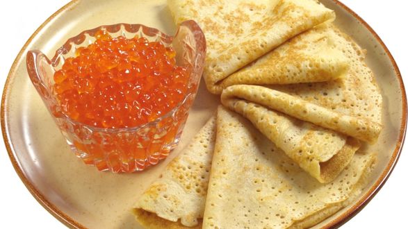 Обои на рабочий стол Вазочка с икрой и блинами