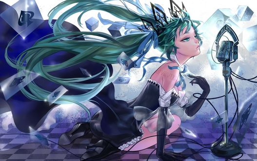 Обои на рабочий стол Vocaloid Hatsune Miku / Вокалоид Хатсуне Мику в короне сидит на шахматном полу перед микрофоном