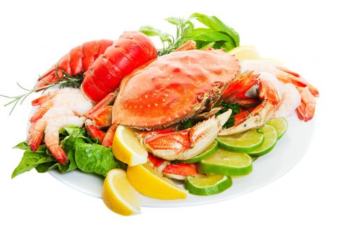 Обои на рабочий стол Натюрморт из морепродуктов, овощей и лимона