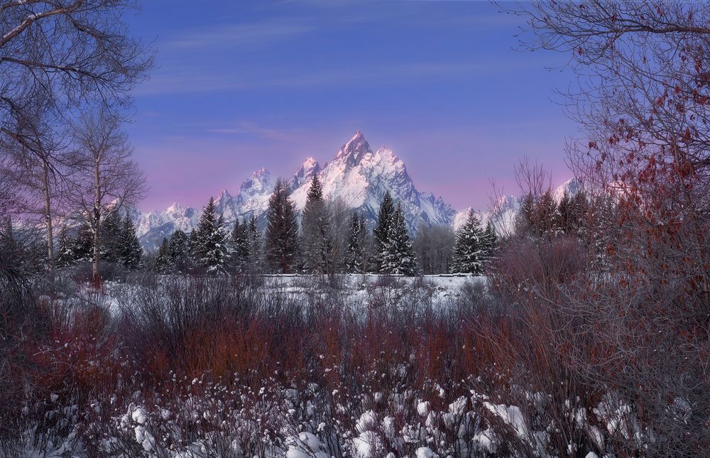 Обои для рабочего стола Зимний вид на горный хребет Титон, Grand Teton National Park / Гранд-Титон Национальный парк, ву Greg Boratyn