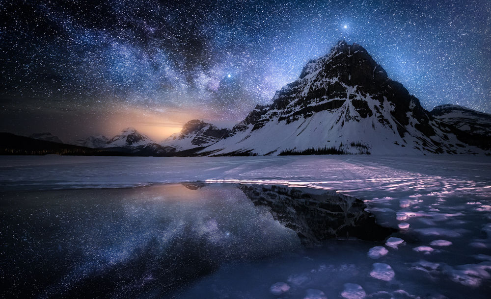 Обои для рабочего стола Гора и звездное небо, by Daniel Greenwood