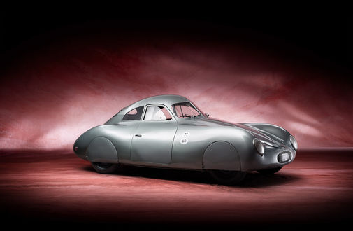 Обои на рабочий стол Автомобиль Porsche Ретро 1940 Typ 64 бордовый фон