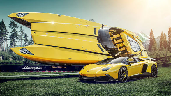 Обои на рабочий стол Желтый Lamborghini рядом с огромным спортивным катером