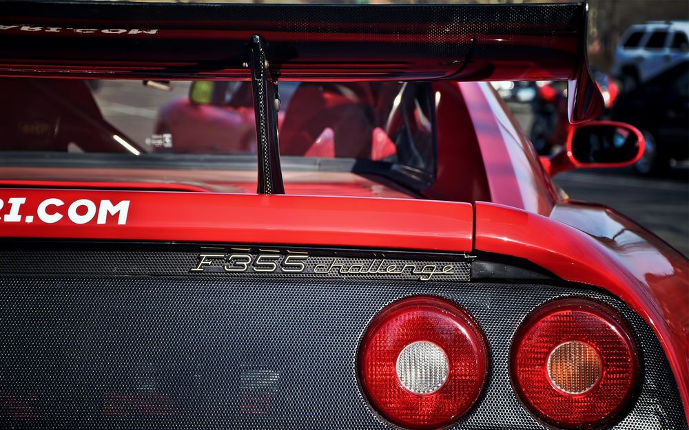 Обои для рабочего стола Задние огни Ferrari F355 Challenge