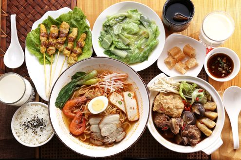 Обои на рабочий стол Японская кухня, рис, соус, морепродукты
