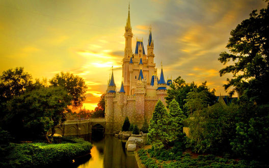 Обои на рабочий стол Cinderella Castle at sunset / Замок Золушки на фоне заката, Disneyland / Диснейленд, Florida / Флорида