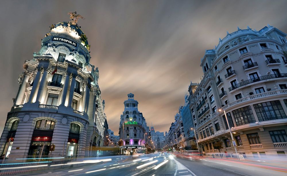 Обои для рабочего стола Hispania, Madrid / Испания, Мадрид, вечерняя улица метрополии
