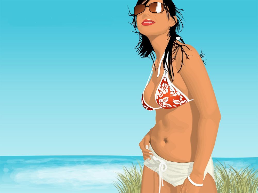 Обои для рабочего стола Девушка на пляже в шортиках и купальнике, на фоне голубого неба
