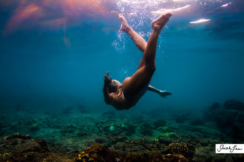 Обои на рабочий стол Девушка под водой, фотограф Sarah Lee