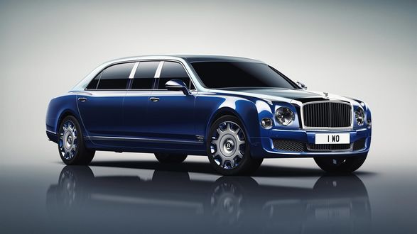 Обои на рабочий стол Автомобиль синий 2016, Bentley, Mulsanne, тюнинг, Grand, Limousine, by Mulliner, супер, люкс на блестящем сером полу и светло-сером фоне
