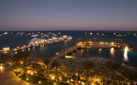 Обои на рабочий стол Egypt, Red Sea, Hurghada / Египет, Красное море, курорт Хургада, ночь, пристань, лодки, огни