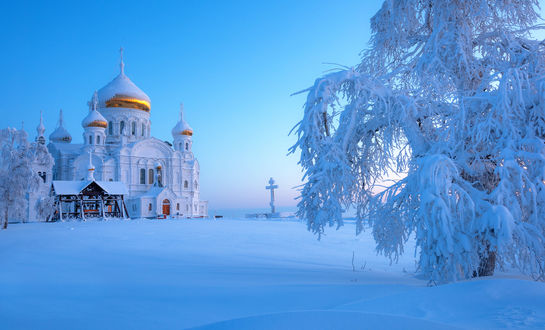 Обои на рабочий стол Заснеженный Belogorsky monastery / Белогорский Николаевский Монастырь и его окрестности, Пермь, Россия