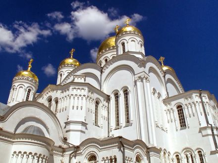 Обои на рабочий стол Свято-Троицкий Серафимо-Дивеевский женский монастырь, Нижегородская область, Россия