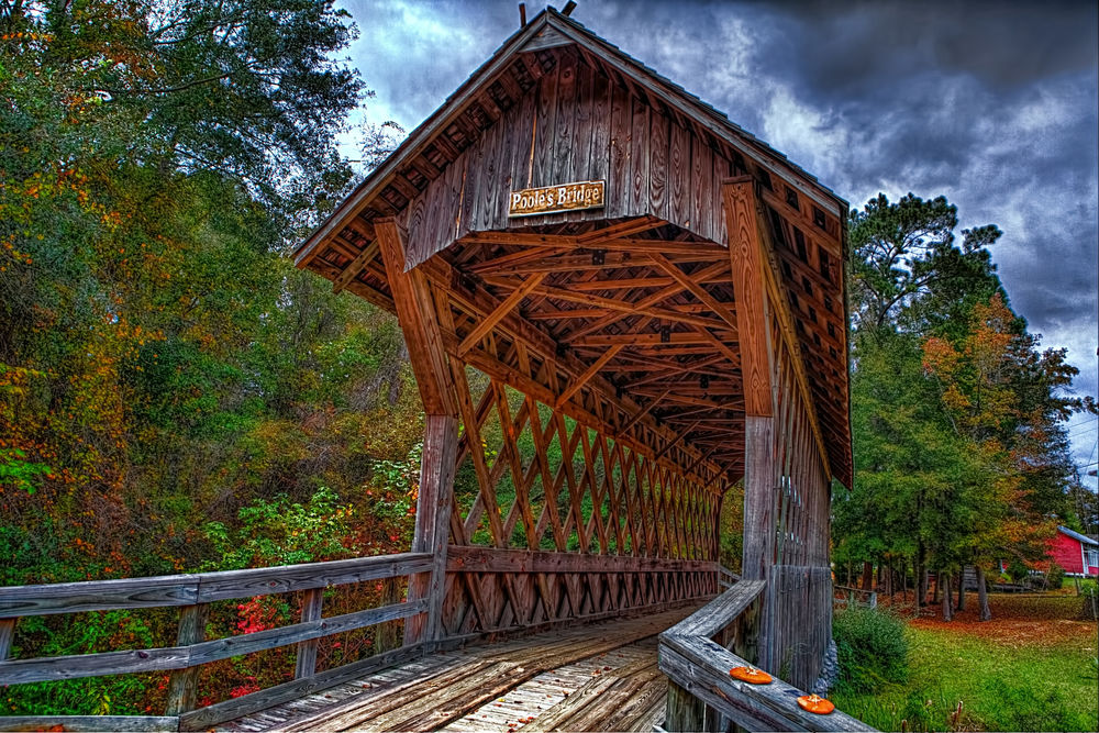 Обои для рабочего стола Работа Pooles Covered Bridge Pike Pioneer Museum Troy Alabama / Пулкрытый мост, Пайк музей первопроходцев, Трой, штат Алабама, фотограф William Roberts